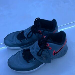 Kyrie Nike Flytrap 3 'Cool Grey', Size 9.5, Cool Grey/Bright Crimson/White/Black